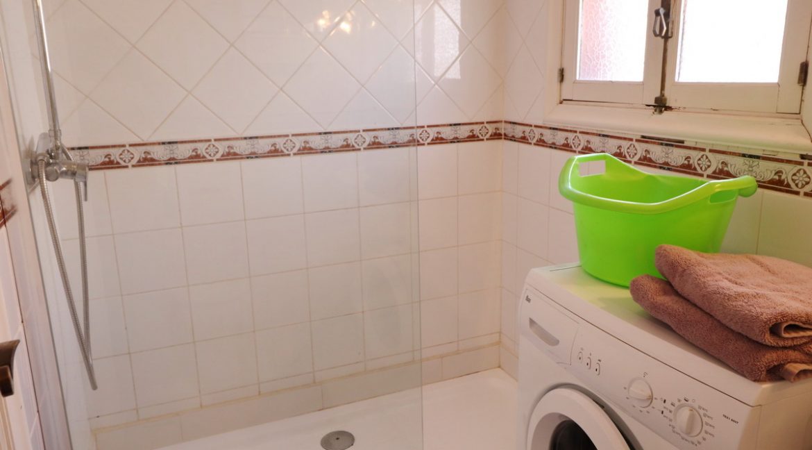 bathroomB2
