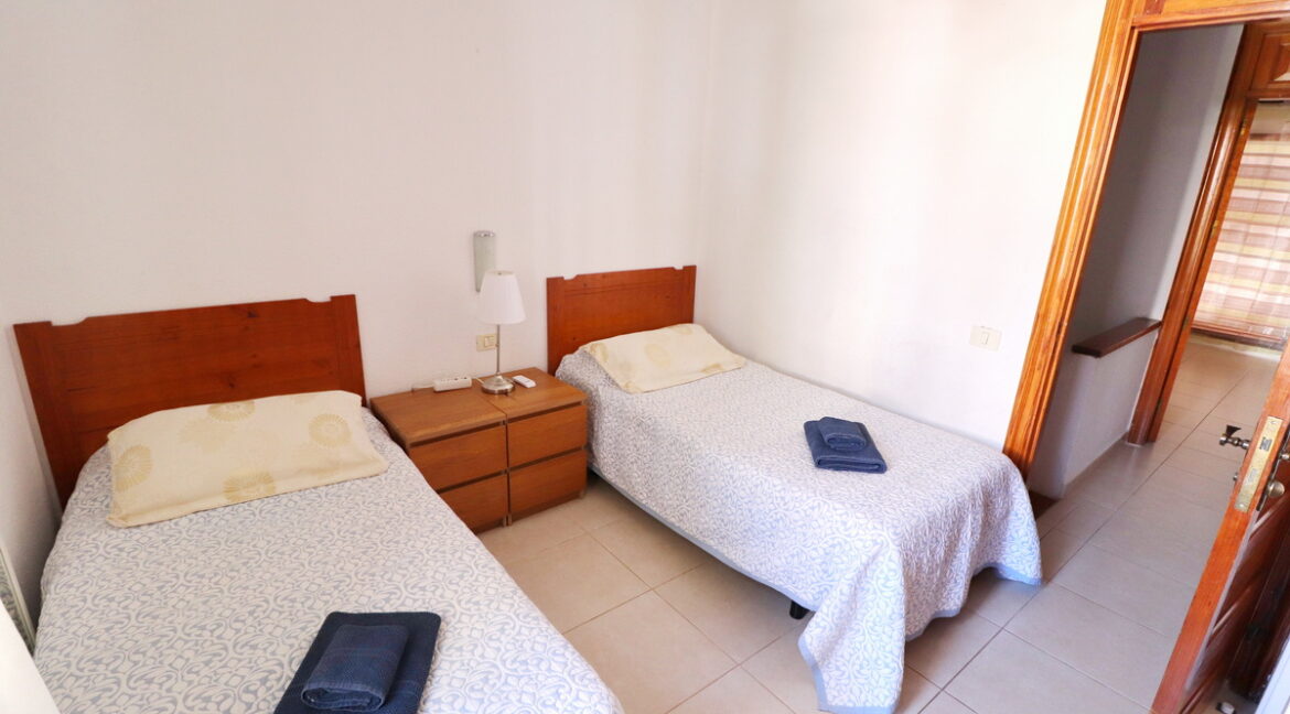 bedroomB1_2