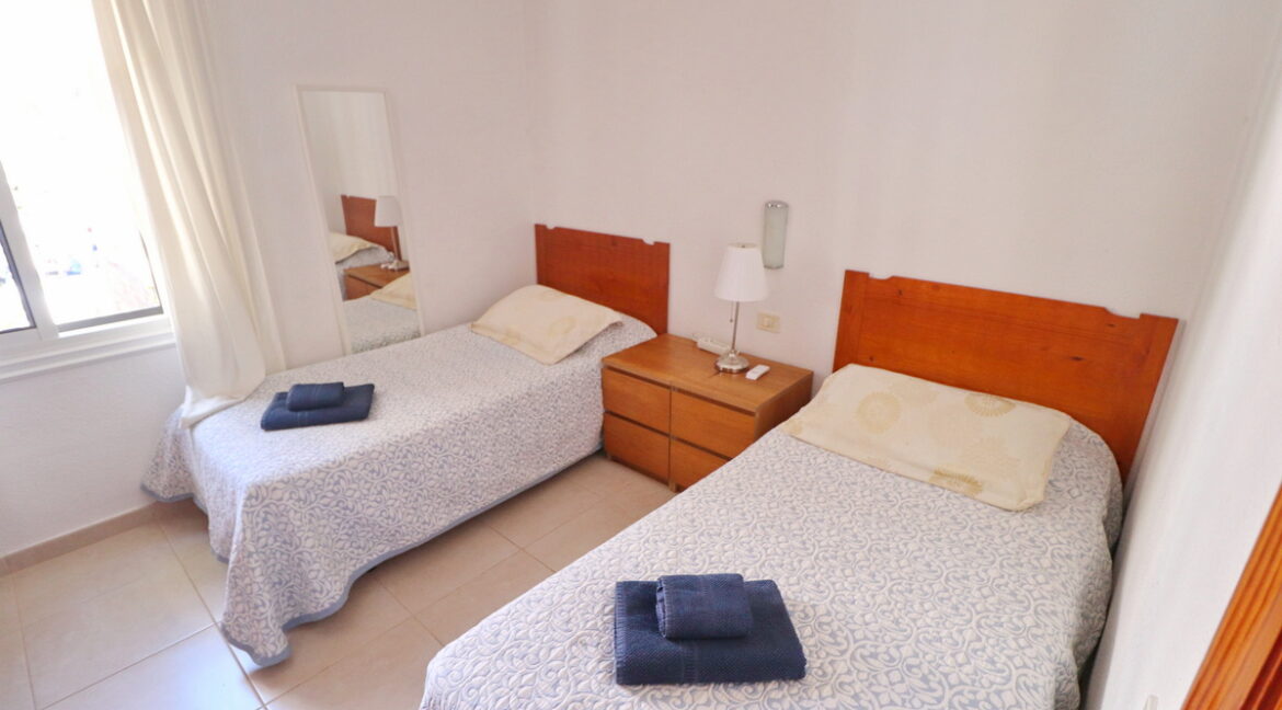 bedroomB2_2