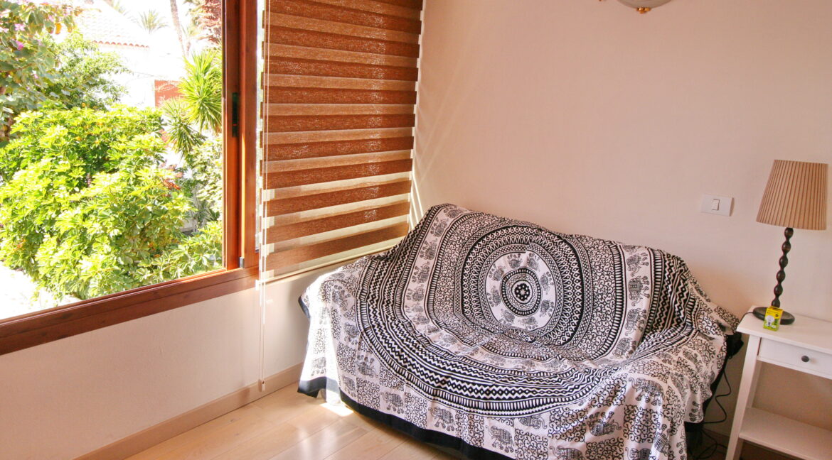 main_bed_front_2