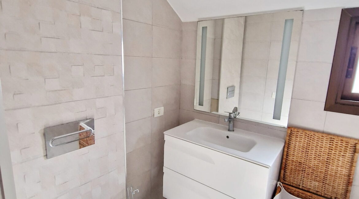 bathroom2